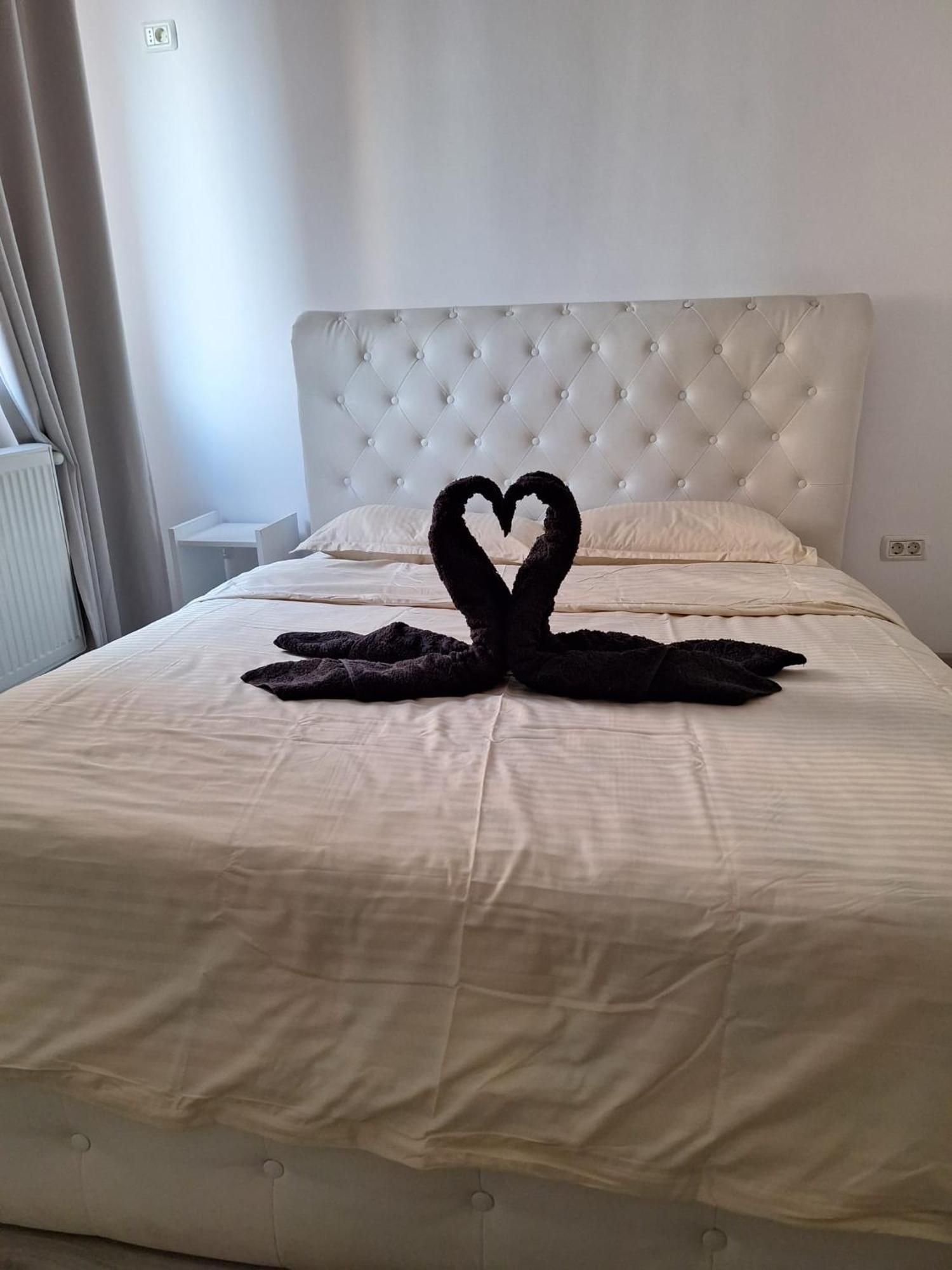 Luxury Daniel Apartament Residence Militari Roşu Exterior foto